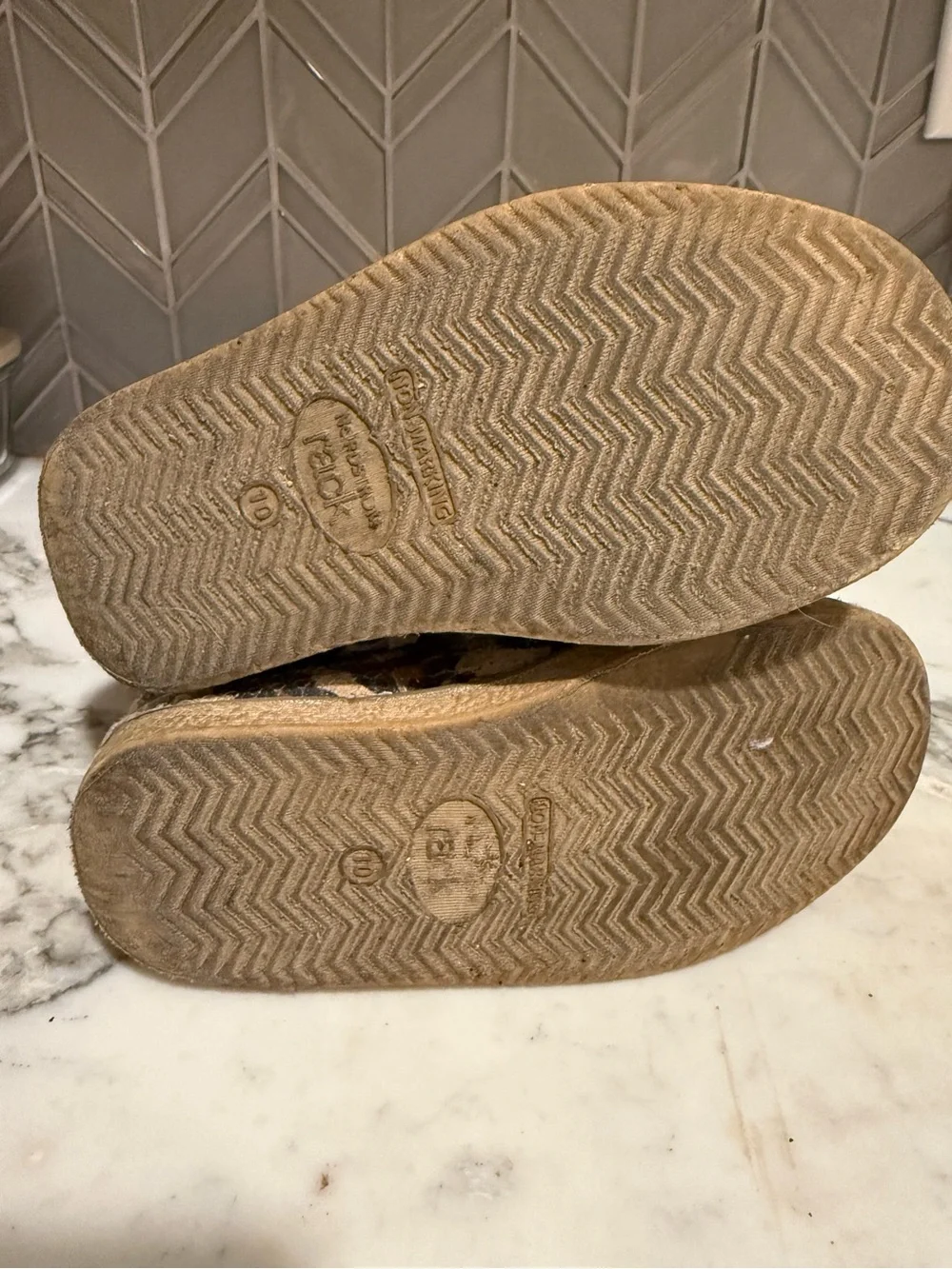 $11 ADD ON Nordstrom Rack boots girls 10c c10‎ Ugg animal print